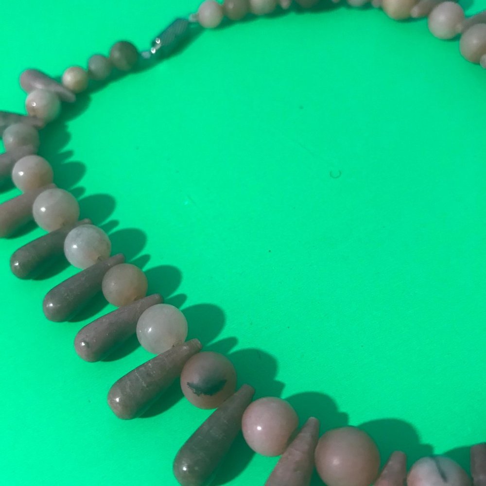 Raspberry Drop Choker - Picture 4 of 10
